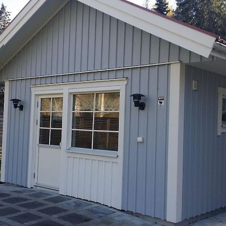 Willa Lidkoepings Golfbana Och Vaenern Zewnętrze zdjęcie